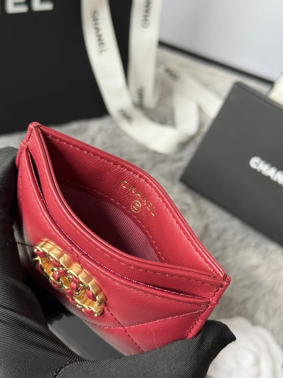 Chanel AP1167 Embroidered Argyle Cardholder - Detail view 8