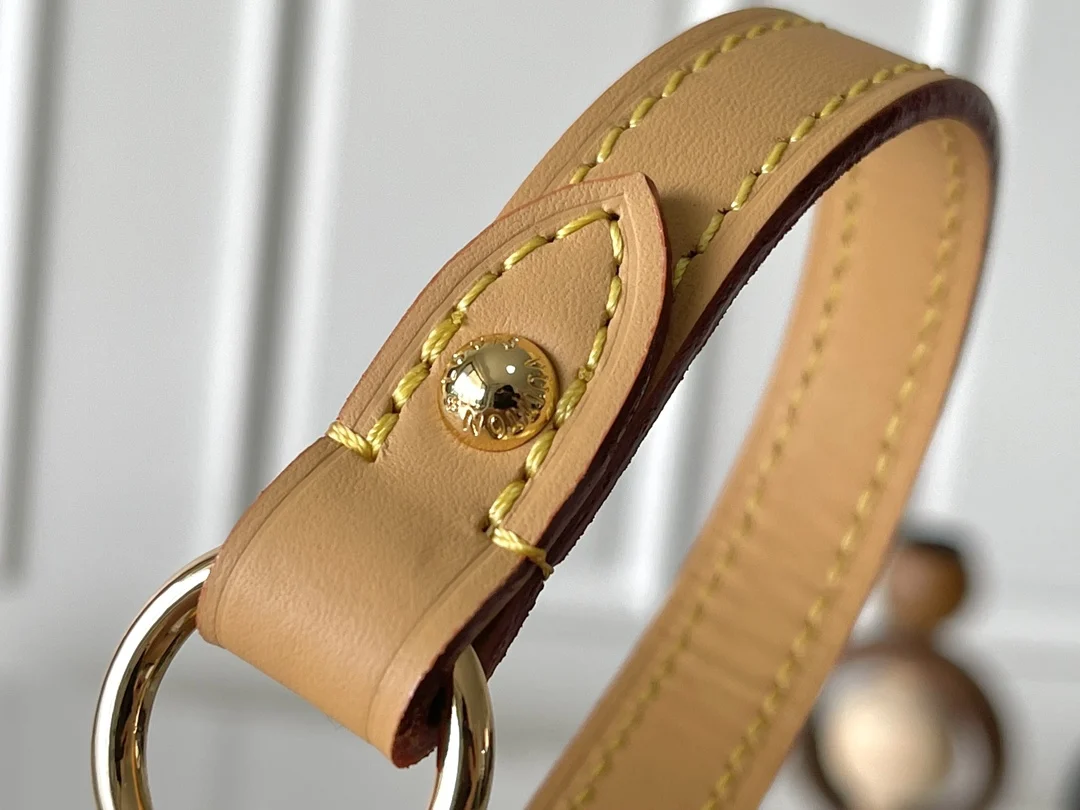 Louis Vuitton M95217 Celadon Denim Underarm Bag Vintage Denim Crossbody Bag Rare Vintage Denim Clutch - Detail view 8