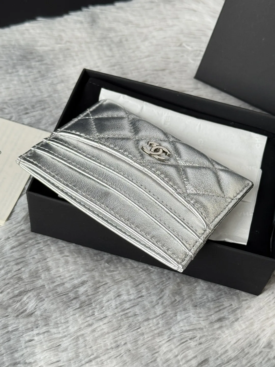 Chanel AP4472 2025 calfskin card holder - Detail view 4