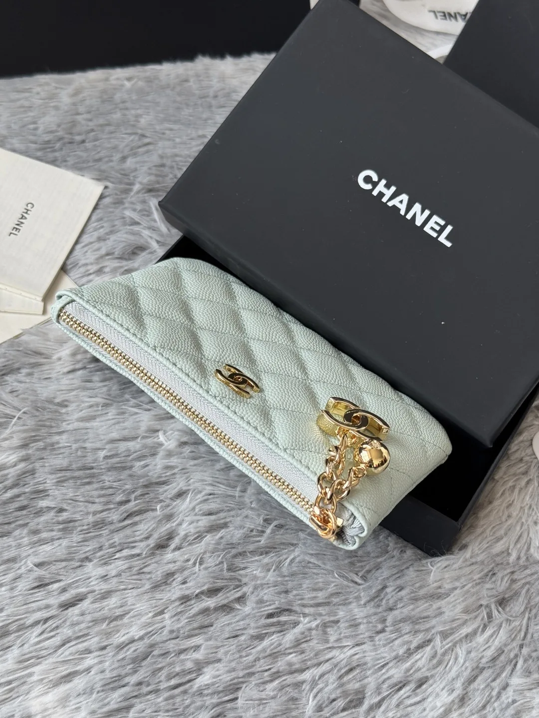 Chanel A50168 Zipped Pendant Coin Purse Card Holder - Detail view 4
