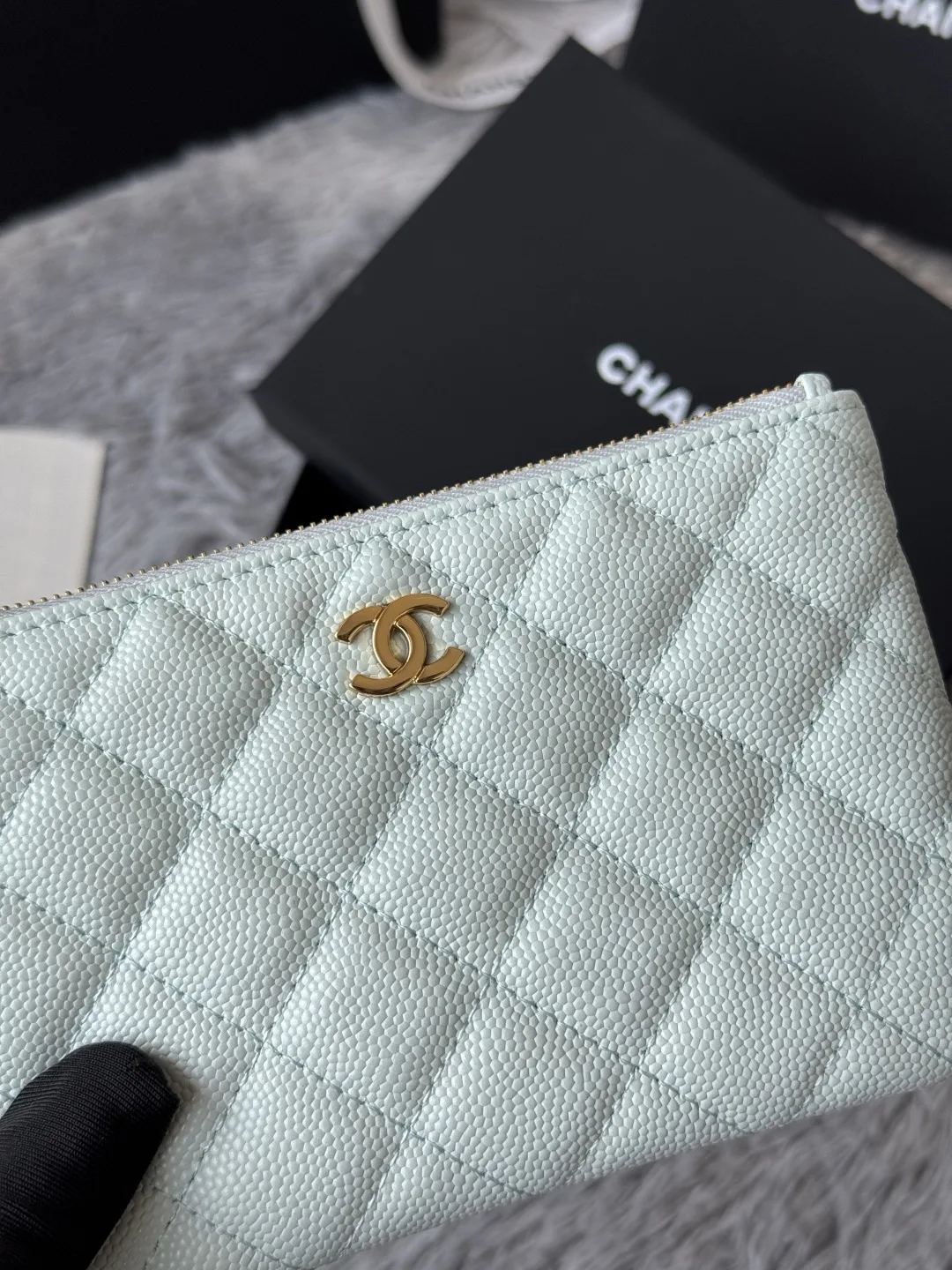 Chanel A50168 Zipped Pendant Coin Purse Card Holder - Detail view 6