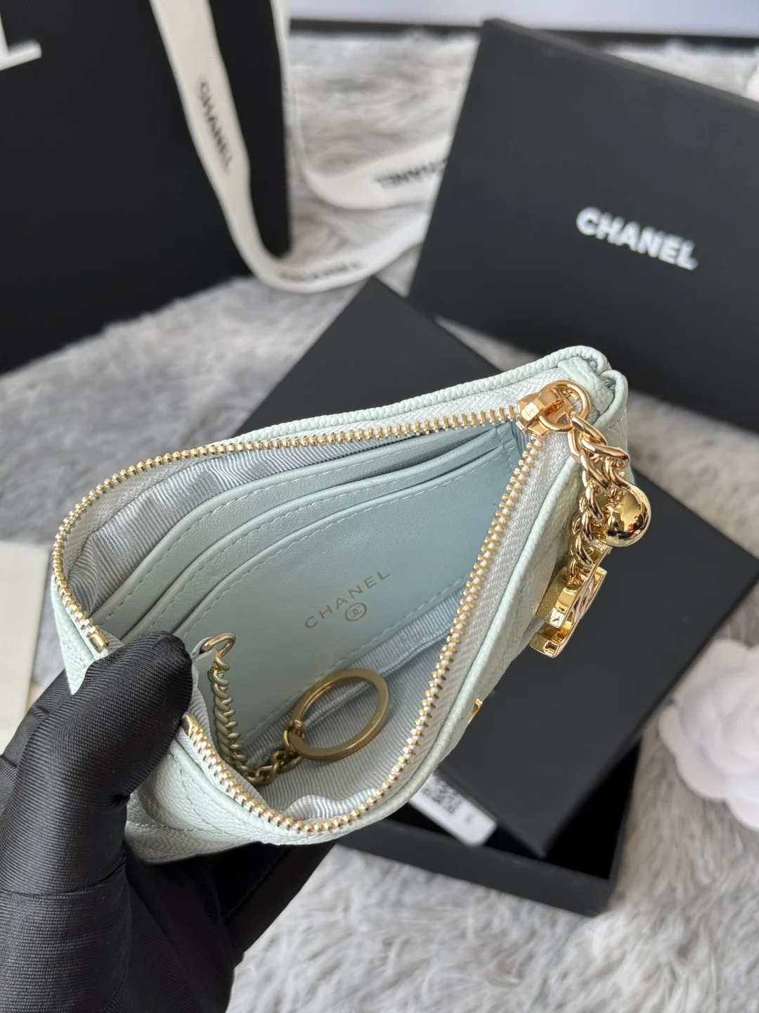 Chanel A50168 Zipped Pendant Coin Purse Card Holder - Detail view 7