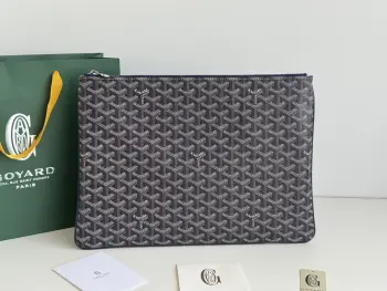 1061 MGM Clutch Document Holder