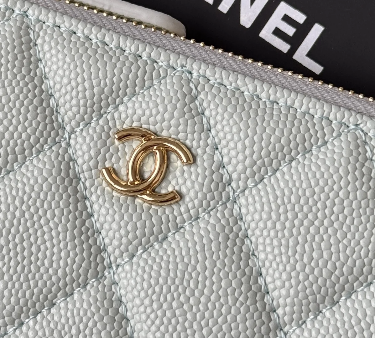 Chanel A82365 Coin Purse - Detail view 3