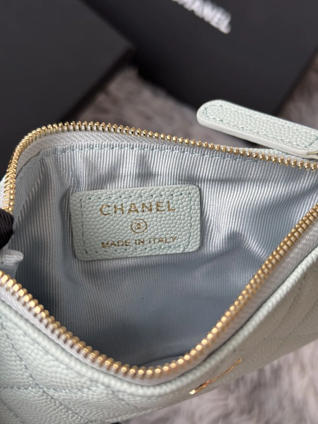 Chanel A82365 Coin Purse - Detail view 9