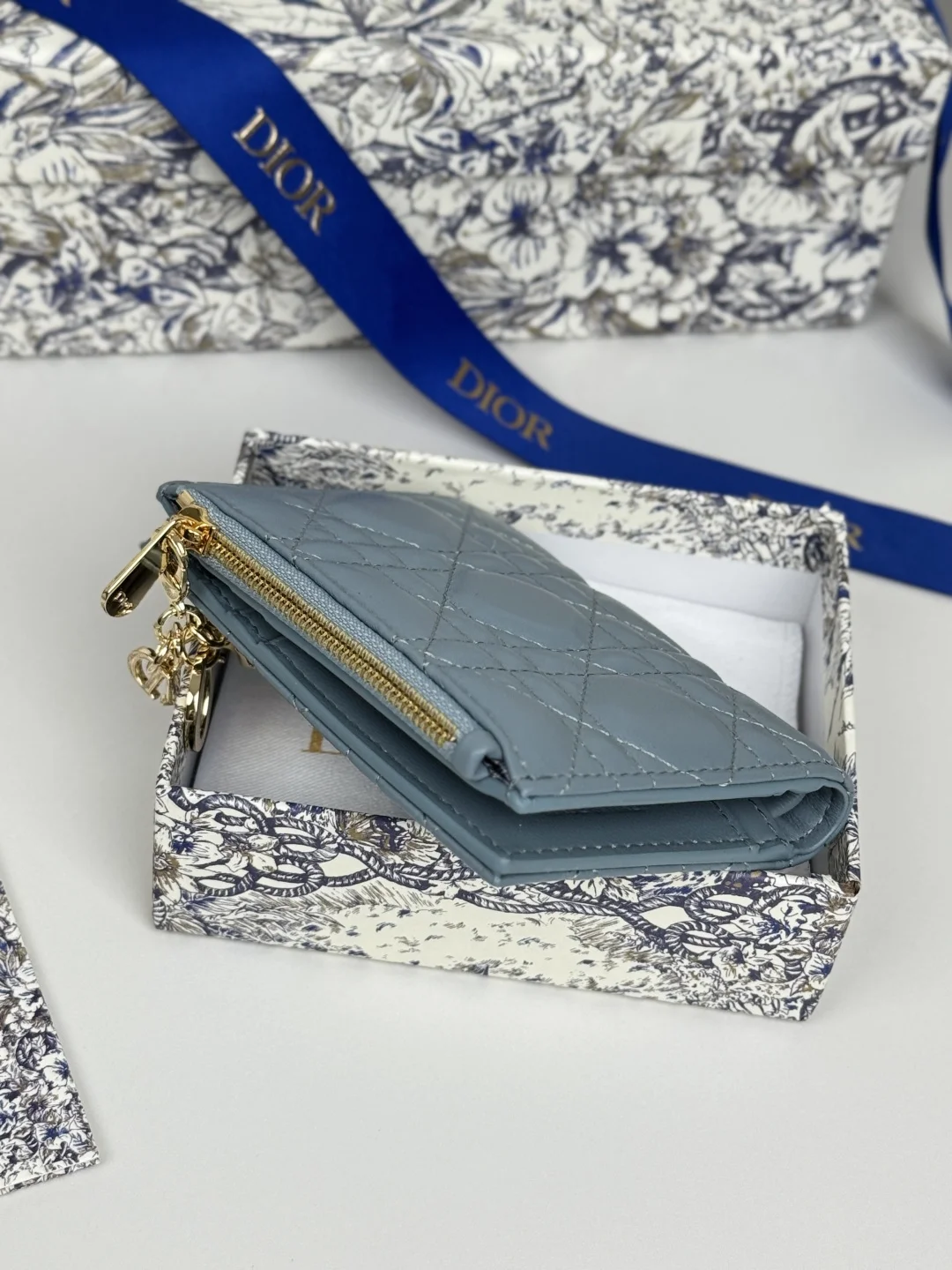 Dior S6037UBHZ_M928 Caro Dahlia Lambskin Card Holder Wallet - Detail view 4