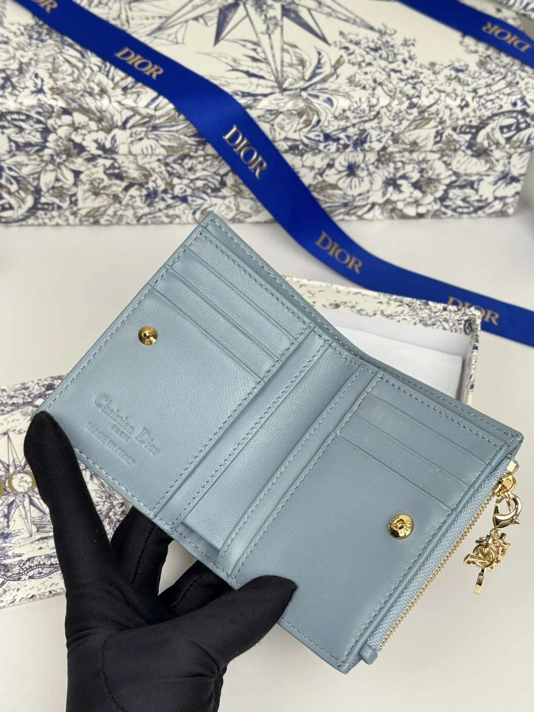 Dior S6037UBHZ_M928 Caro Dahlia Lambskin Card Holder Wallet - Detail view 6