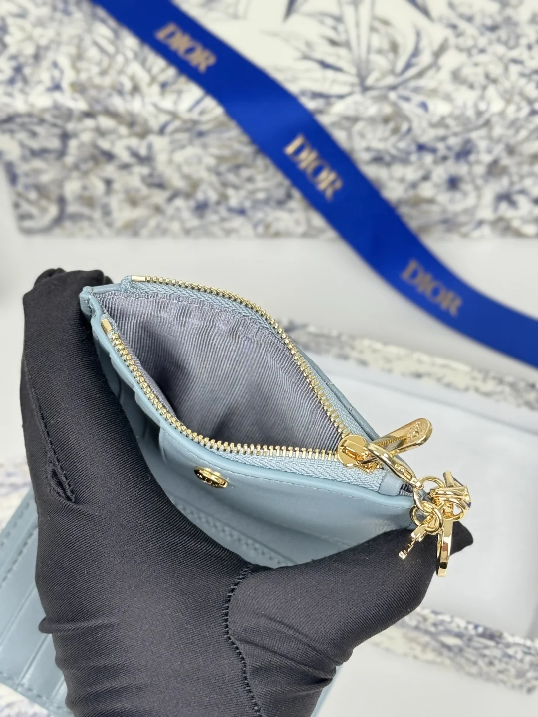 Dior S6037UBHZ_M928 Caro Dahlia Lambskin Card Holder Wallet - Detail view 9
