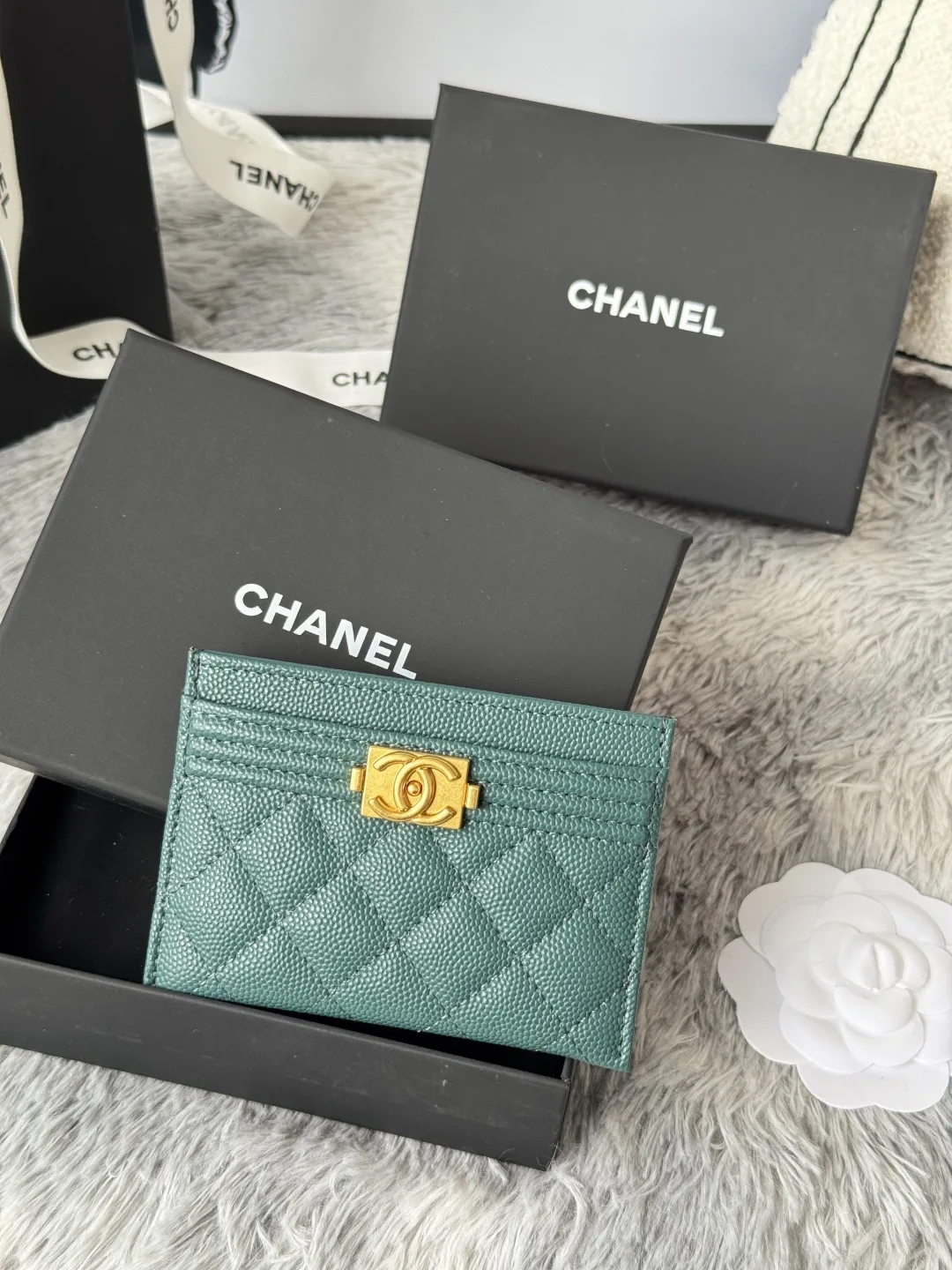 Chanel 84431 New Le Boy Cardholder - Detail view 2