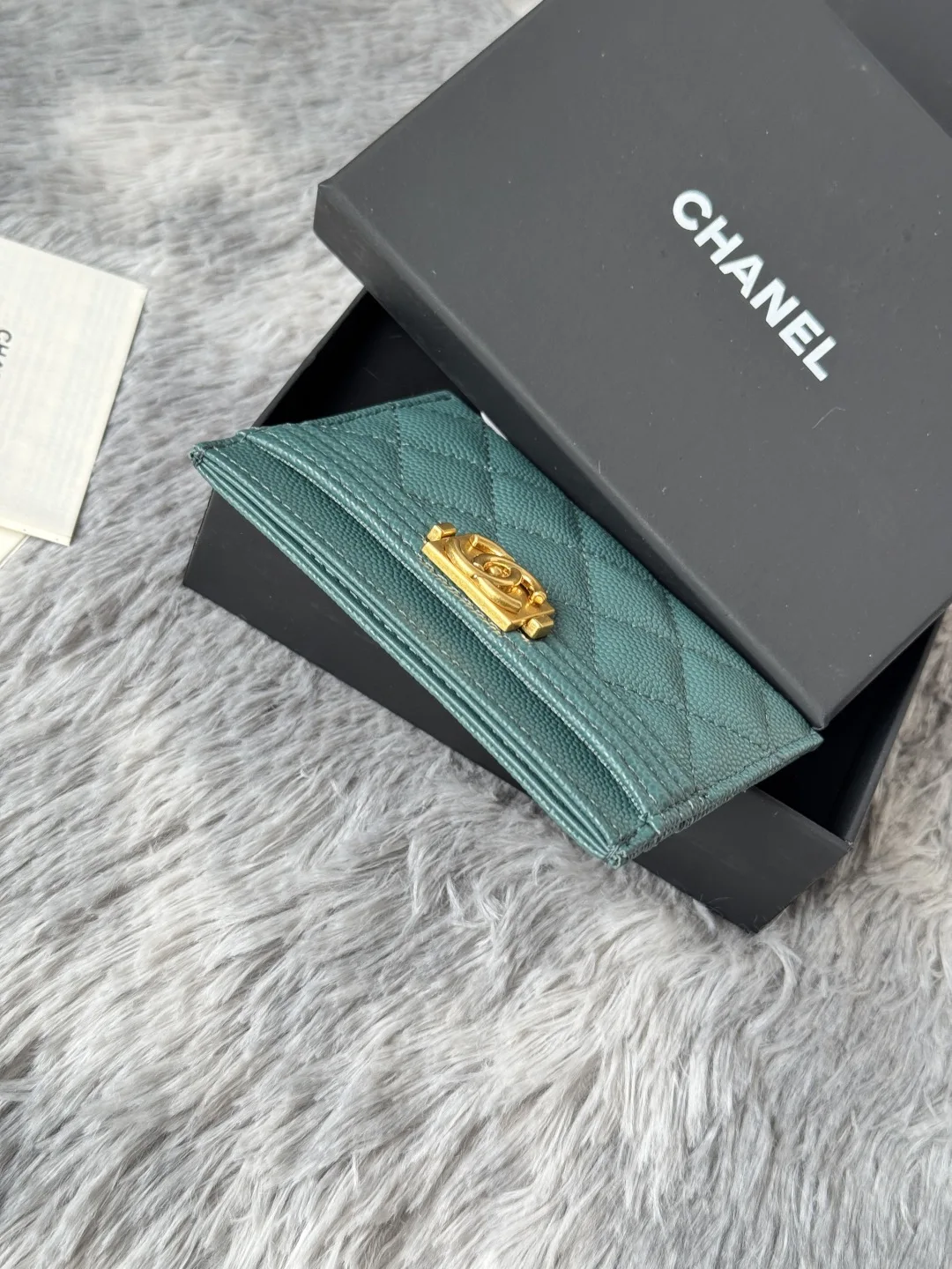Chanel 84431 New Le Boy Cardholder - Detail view 4