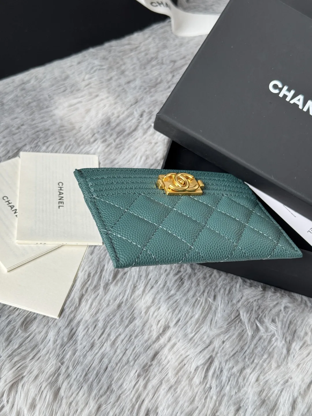 Chanel 84431 New Le Boy Cardholder - Detail view 5