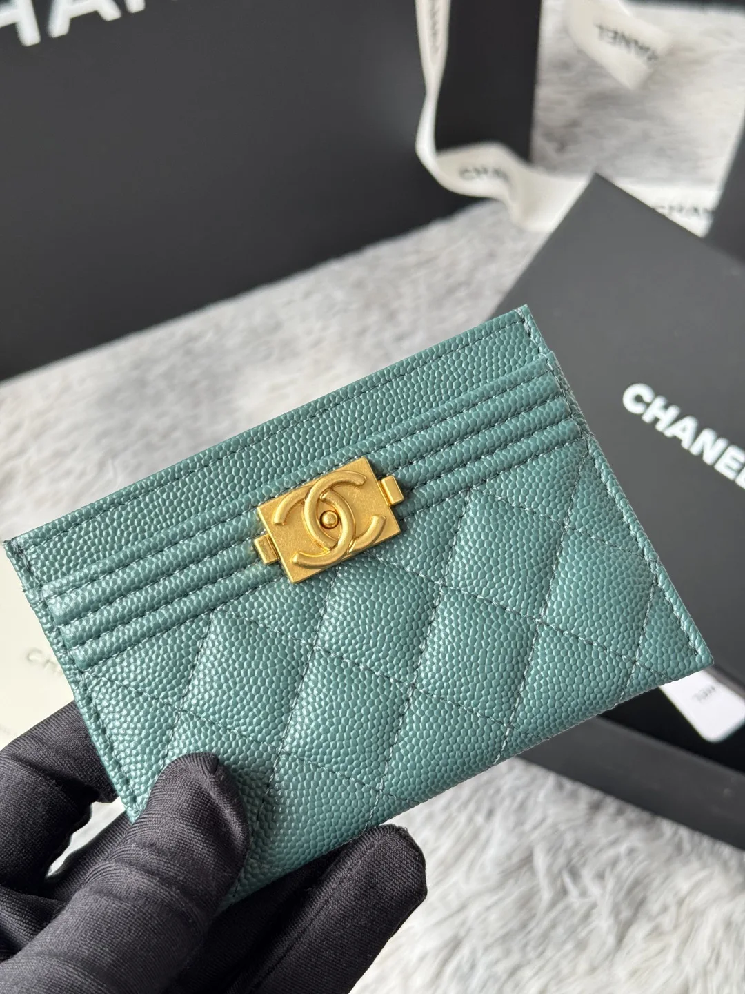 Chanel 84431 New Le Boy Cardholder - Detail view 6