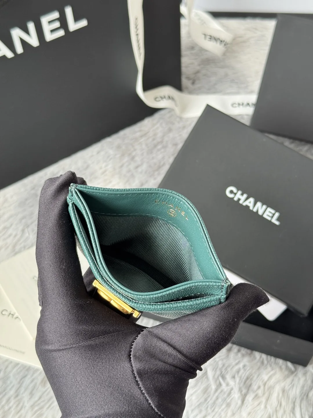 Chanel 84431 New Le Boy Cardholder - Detail view 7