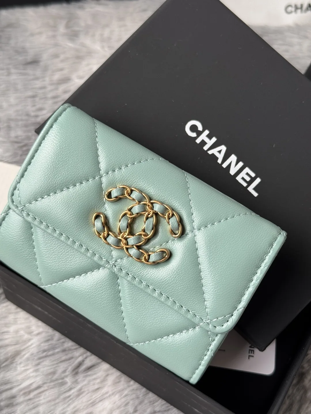 Chanel AP1790 Diamond Quilted Flap Coin Purse - Detail view 6