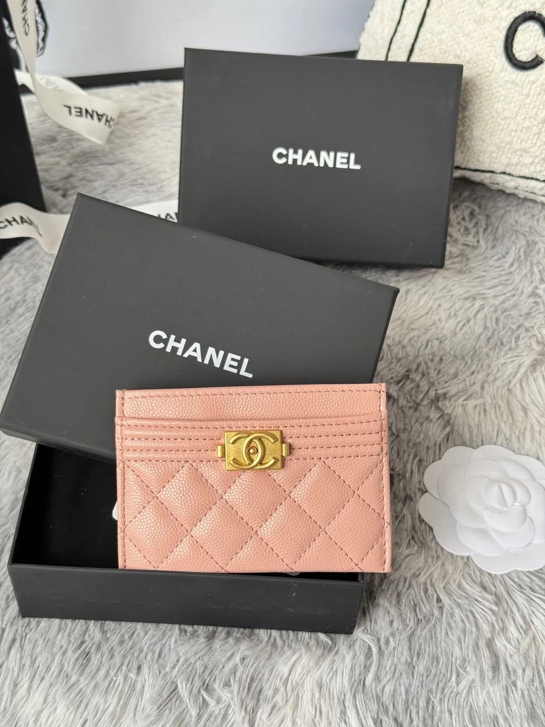 Chanel 84431 New Le Boy Cardholder - Detail view 2