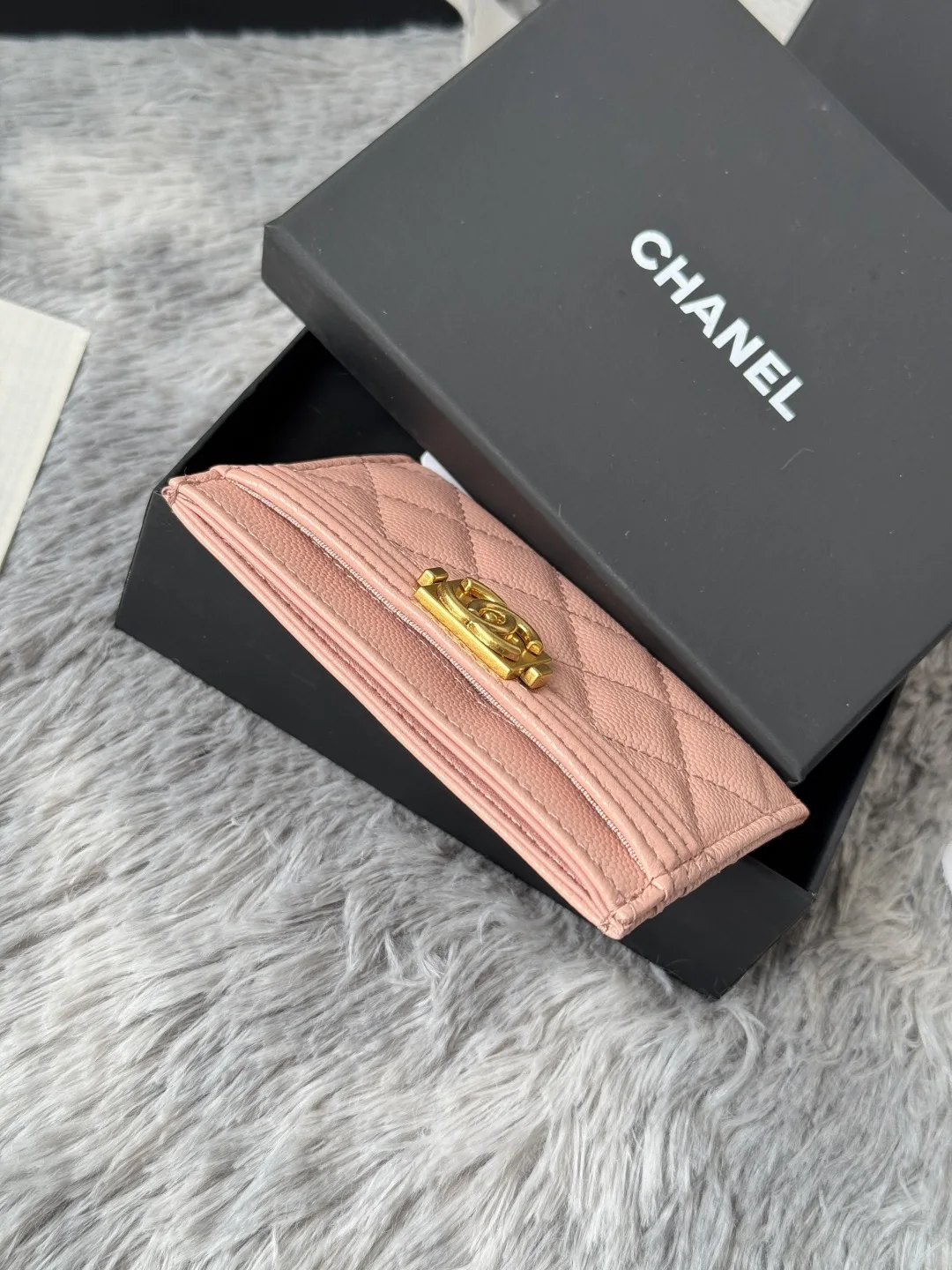 Chanel 84431 New Le Boy Cardholder - Detail view 4