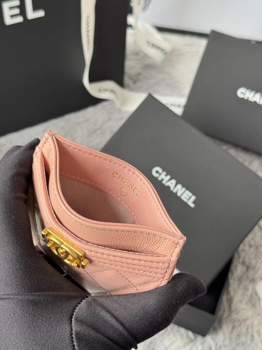 Chanel 84431 New Le Boy Cardholder - Detail view 8