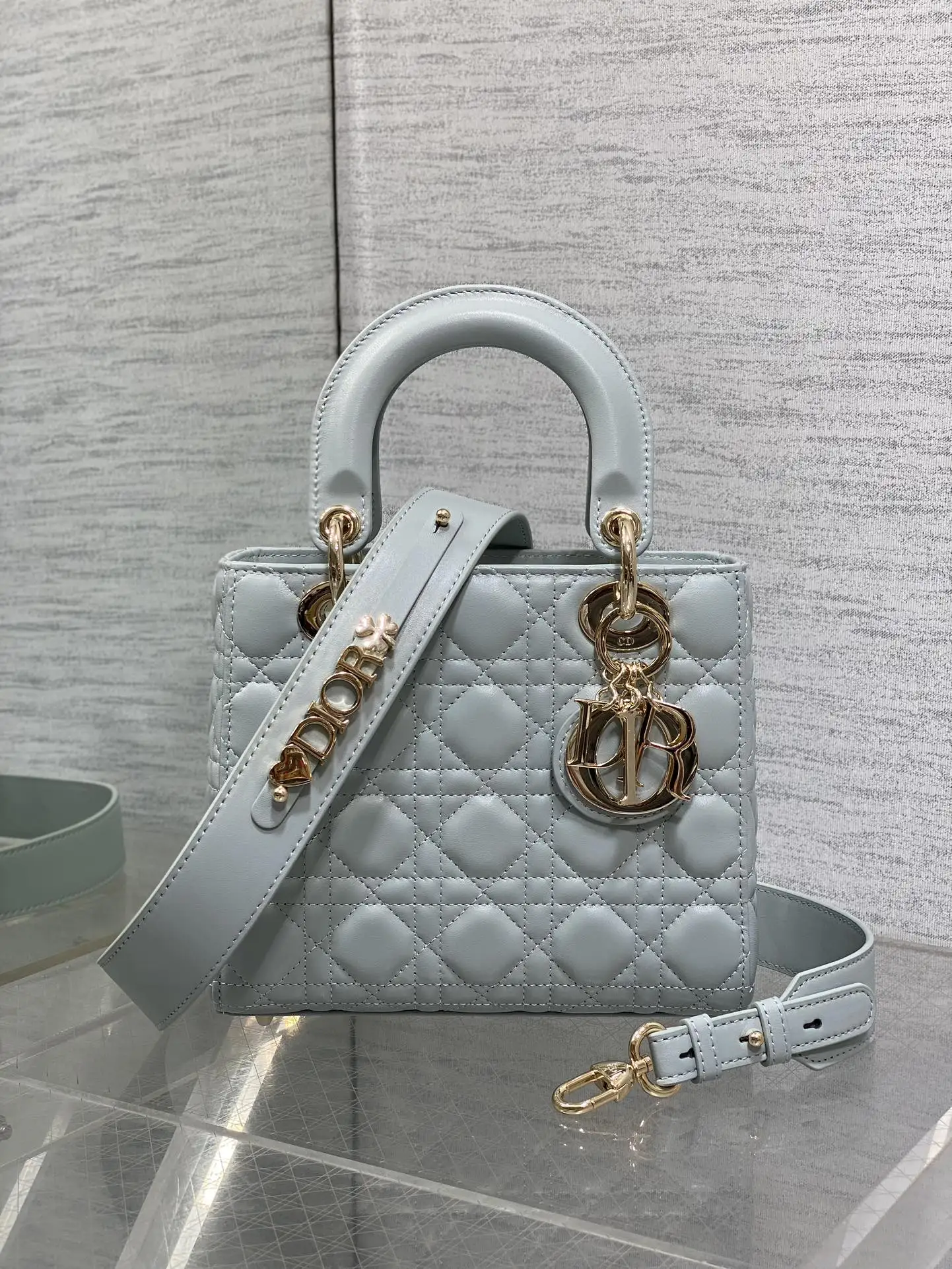 迪奥Lady戴妃四格系列