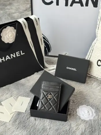 AP0223 Ultra Mini Lambskin Card Holder