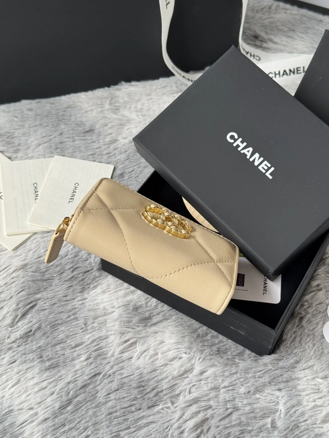 Chanel AP0949 Diamond Quilted Small Zip Coin Purse - Detail view 5