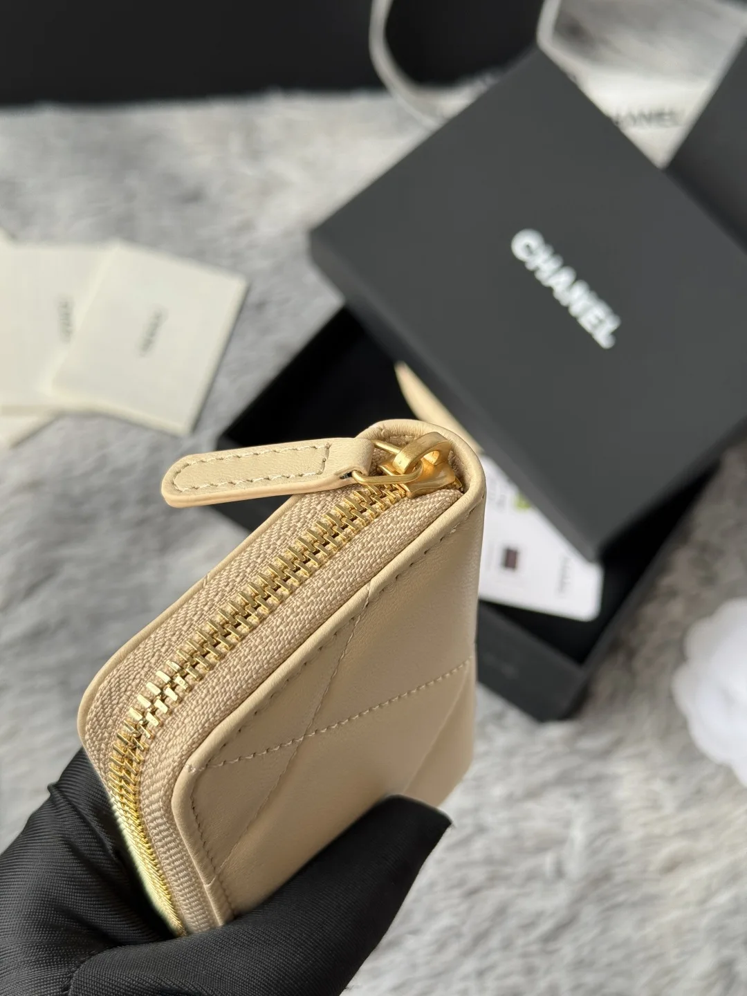 Chanel AP0949 Diamond Quilted Small Zip Coin Purse - Detail view 6