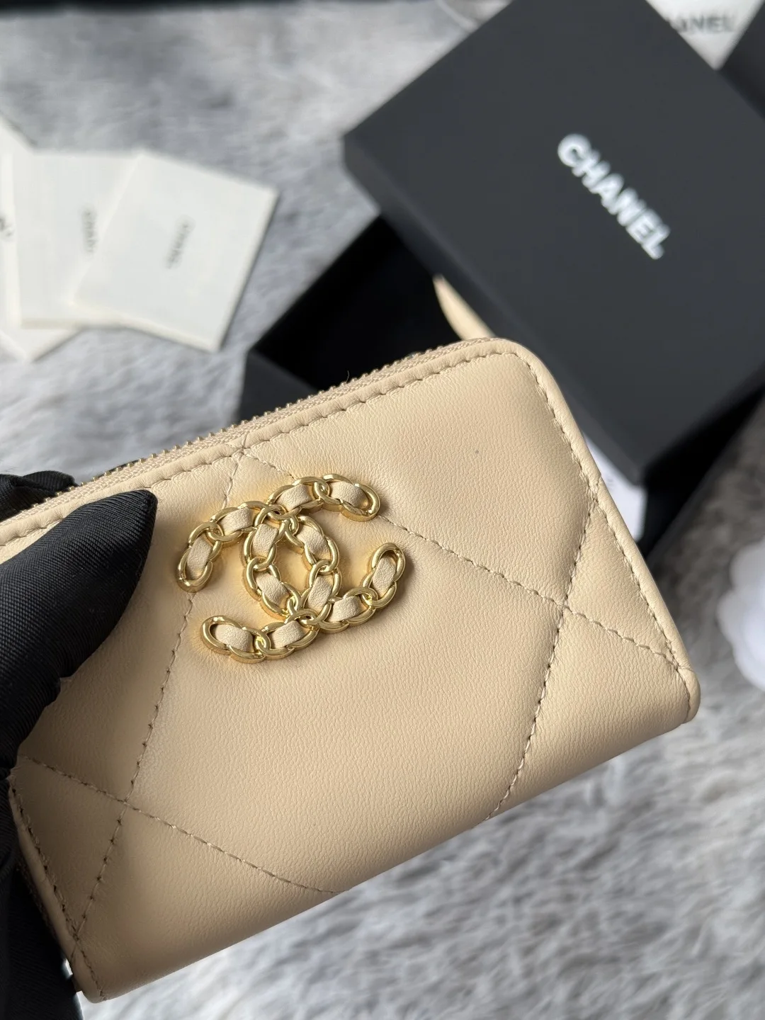 Chanel AP0949 Diamond Quilted Small Zip Coin Purse - Detail view 7