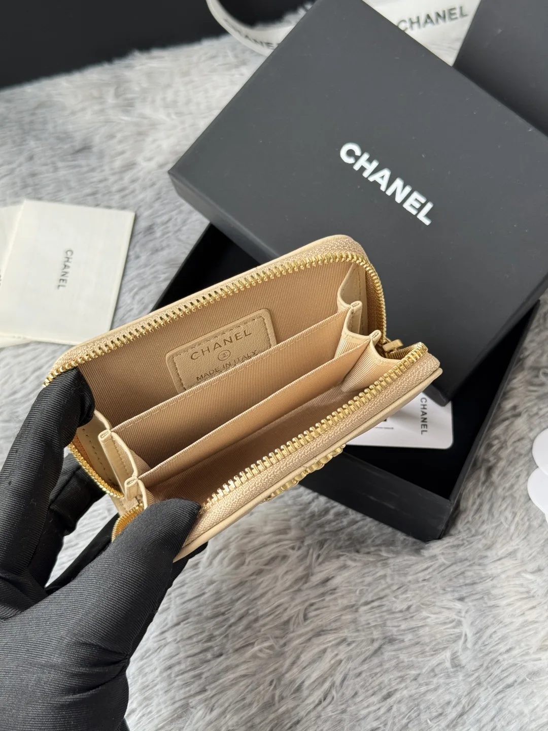Chanel AP0949 Diamond Quilted Small Zip Coin Purse - Detail view 8