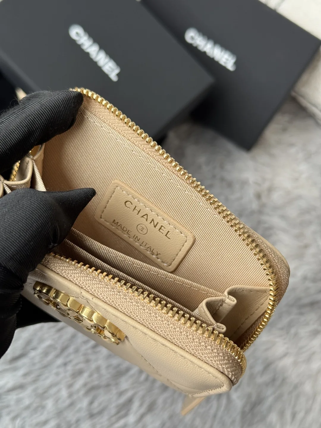 Chanel AP0949 Diamond Quilted Small Zip Coin Purse - Detail view 9