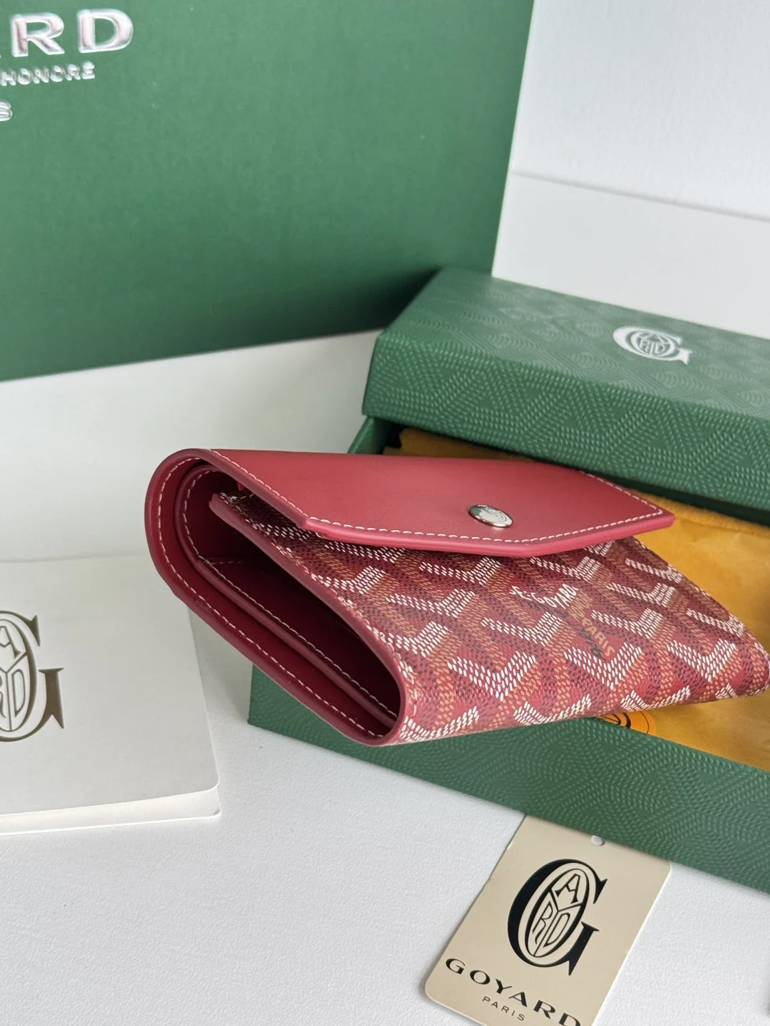 Goyard 3319 Saint-Gabriel Envelope Trifold Wallet - Detail view 5