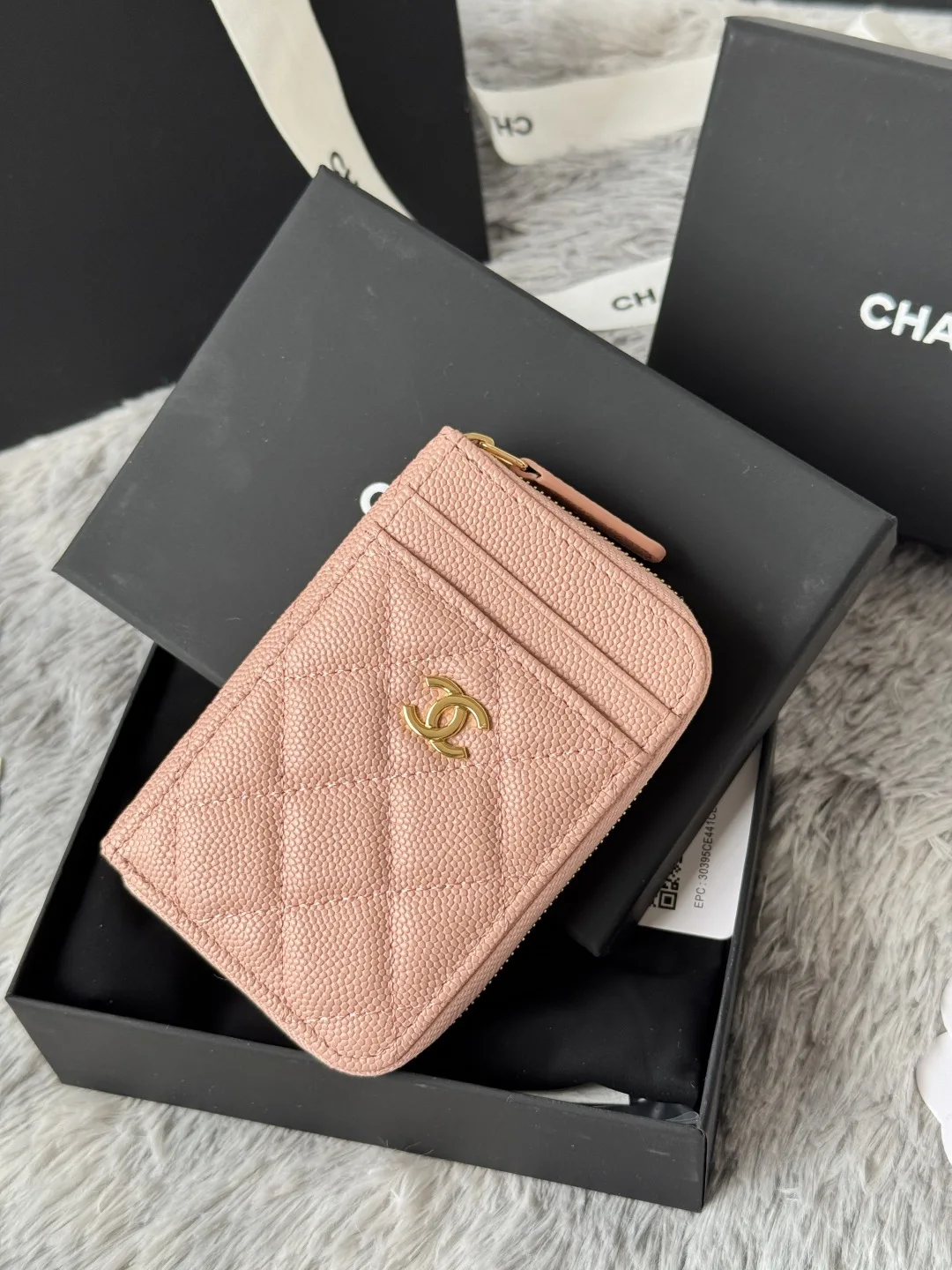 Chanel AP1650 Small Zip Pouch Laka Pouch - Detail view 2