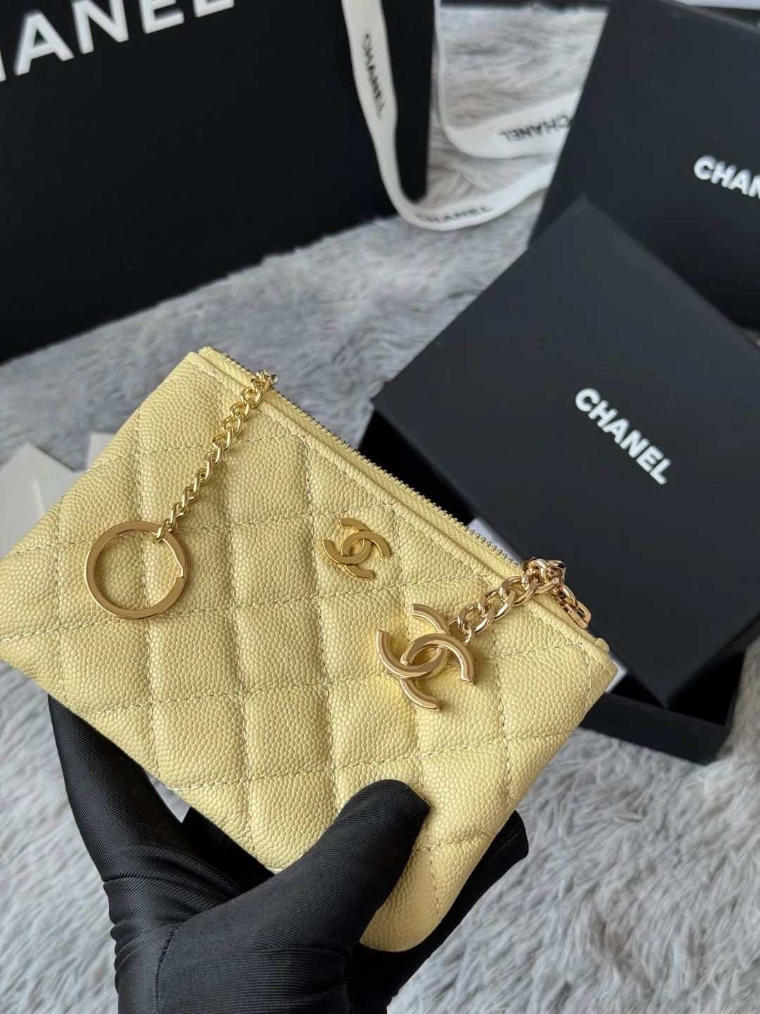Chanel A50168 Zipped Pendant Coin Purse Card Holder - Detail view 8