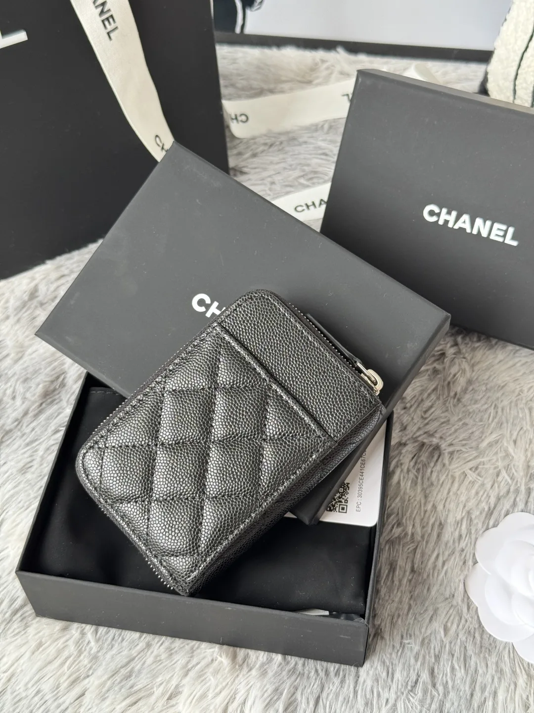 Chanel AP1650 Small Zip Pouch Laka Pouch - Detail view 3