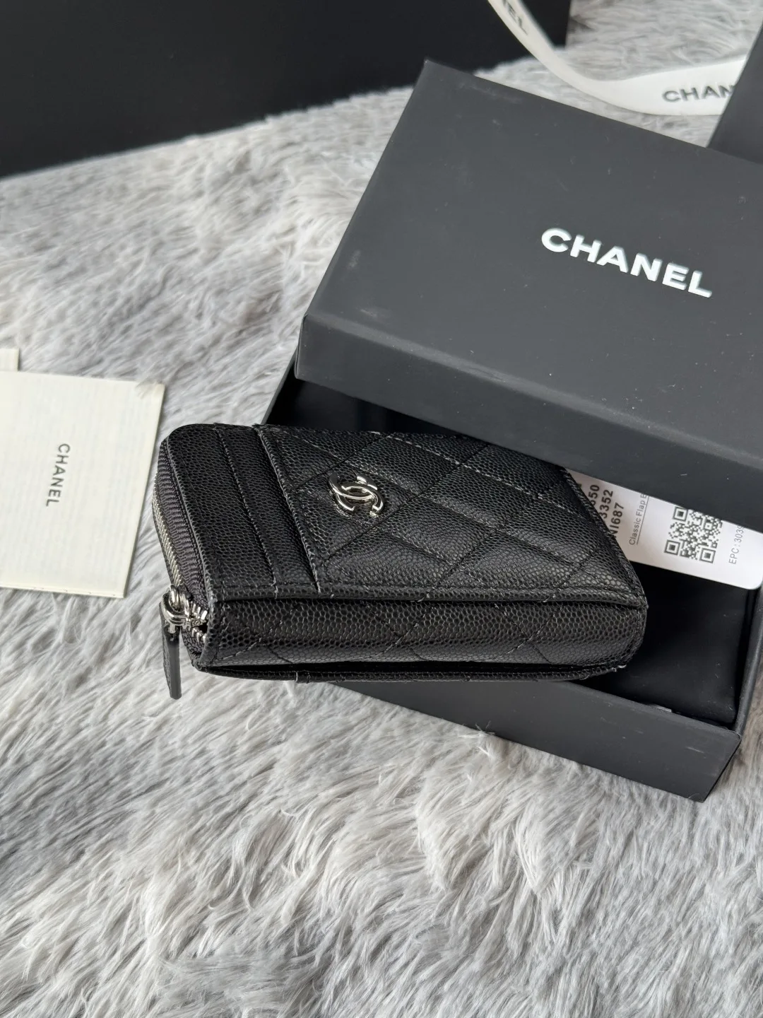 Chanel AP1650 Small Zip Pouch Laka Pouch - Detail view 5