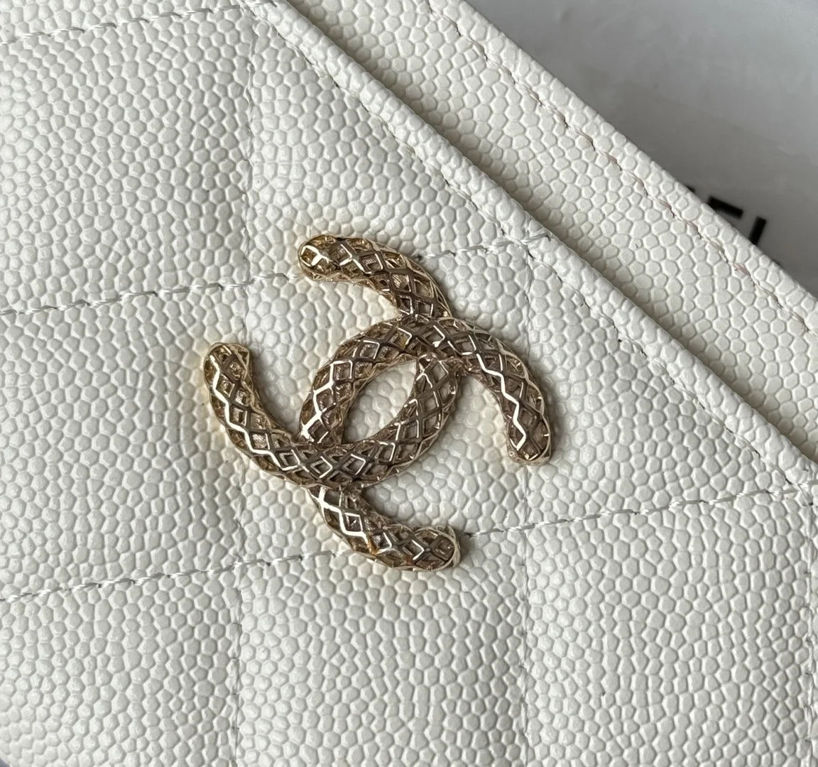 Chanel AP3188 Ball Pattern Hollow Card Holder - Detail view 6