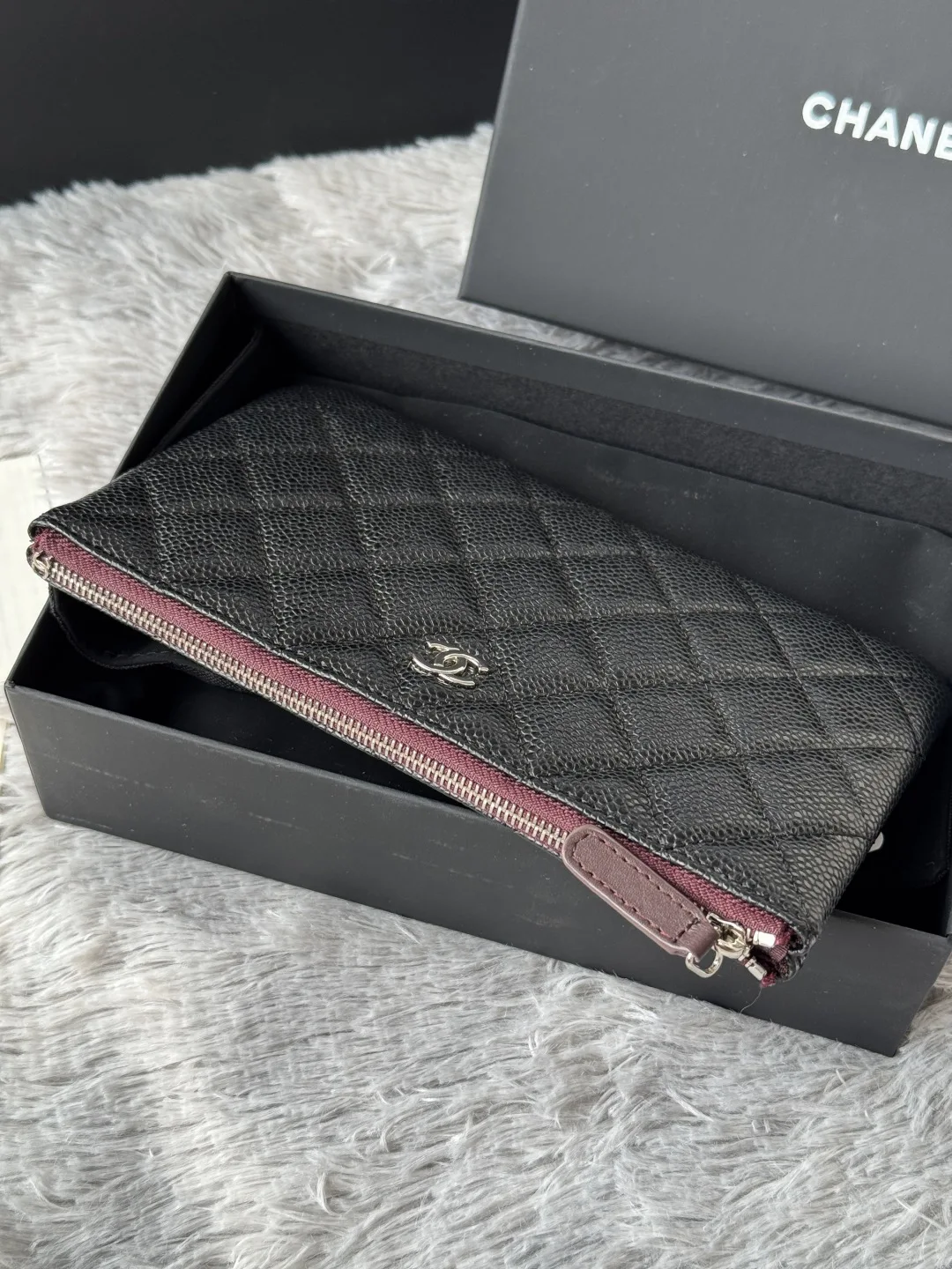 Chanel AP1071 New Ball Grain Diamond Pattern Coin Purse Clutch - Detail view 4