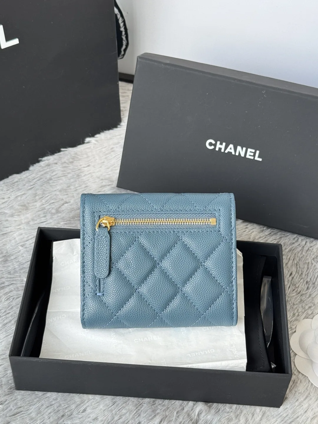 Chanel 82288 Calfskin Caviar CF Trifold Wallet - Detail view 3