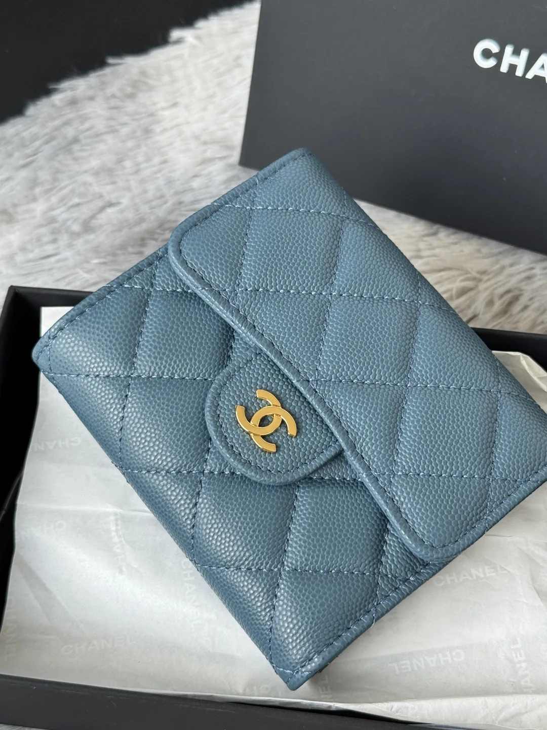 Chanel 82288 Calfskin Caviar CF Trifold Wallet - Detail view 5