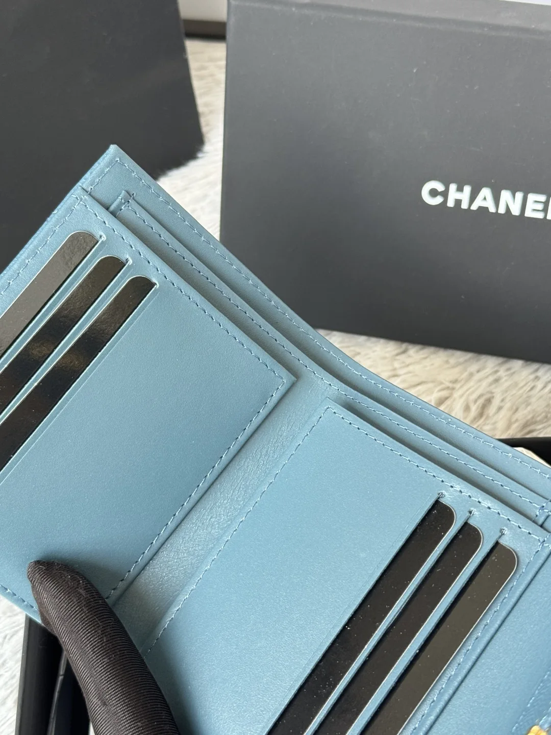 Chanel 82288 Calfskin Caviar CF Trifold Wallet - Detail view 11