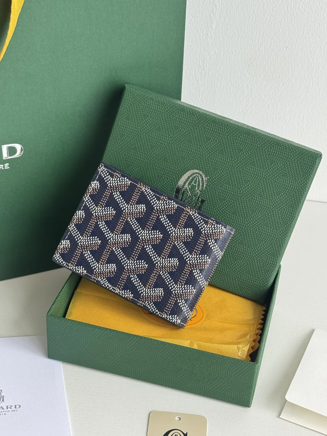 Goyard 3311 Insert Victoire Check Card Holder Card Case - Detail view 3