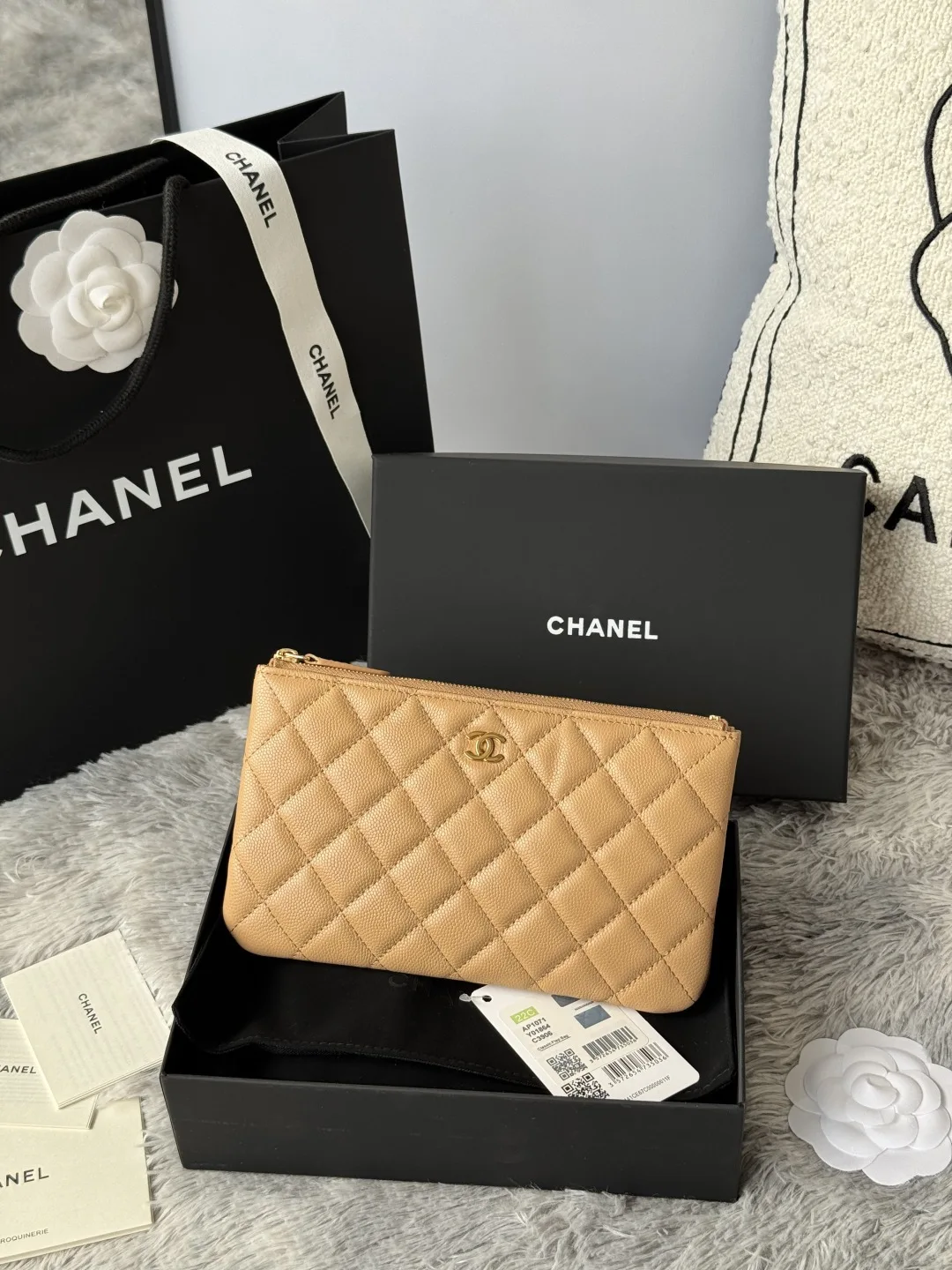 Chanel AP1071 New Style Ball Pattern Diamond Quilted Clutch Bag