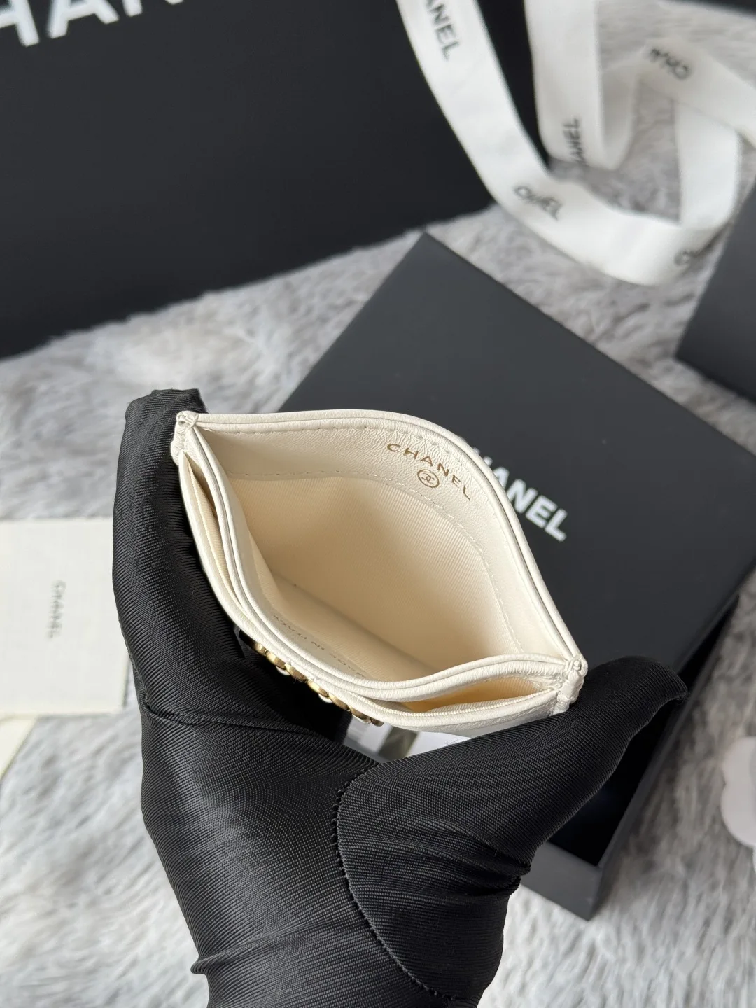 Chanel AP1167 Embroidered Argyle Cardholder - Detail view 7