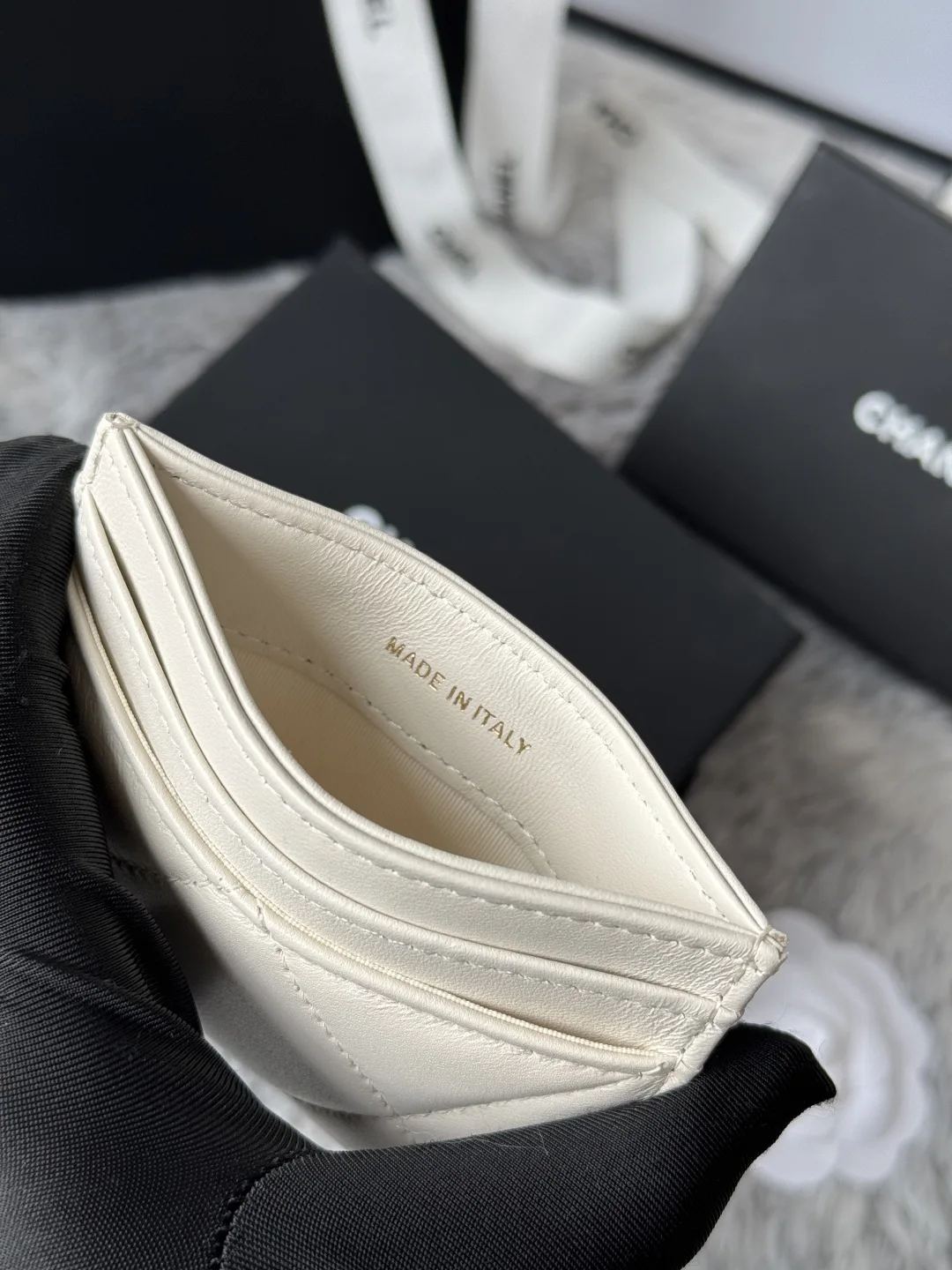 Chanel AP1167 Embroidered Argyle Cardholder - Detail view 9