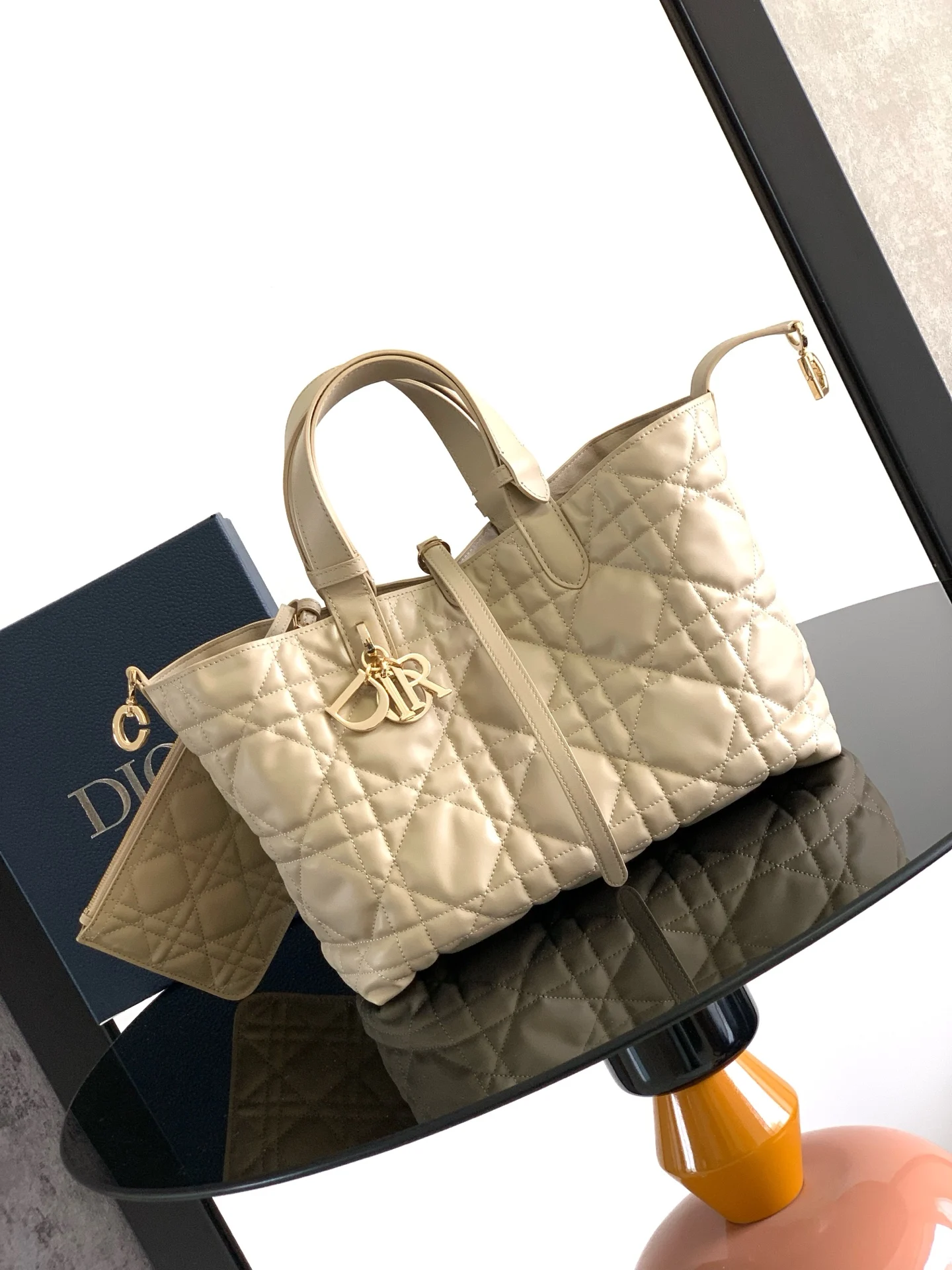 Dior Toujours handbag, medium, women s tote bag - Detail view 2