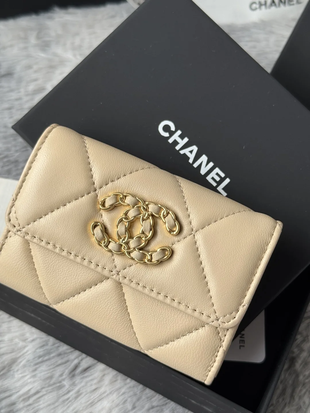 Chanel AP1790 Diamond Quilted Flap Coin Purse - Detail view 6