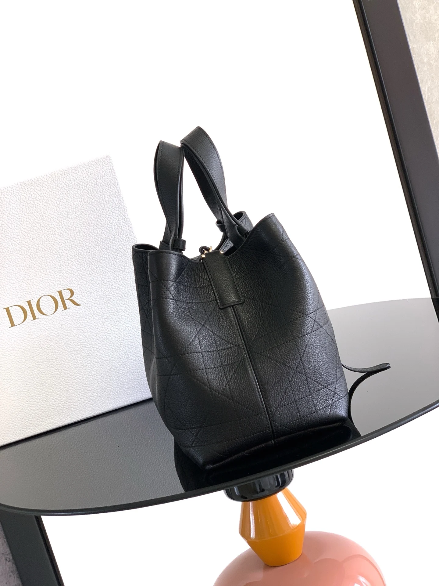 Dior Toujours handbag, Spring-Summer 2023 Ready-to-Wear collection - Detail view 2