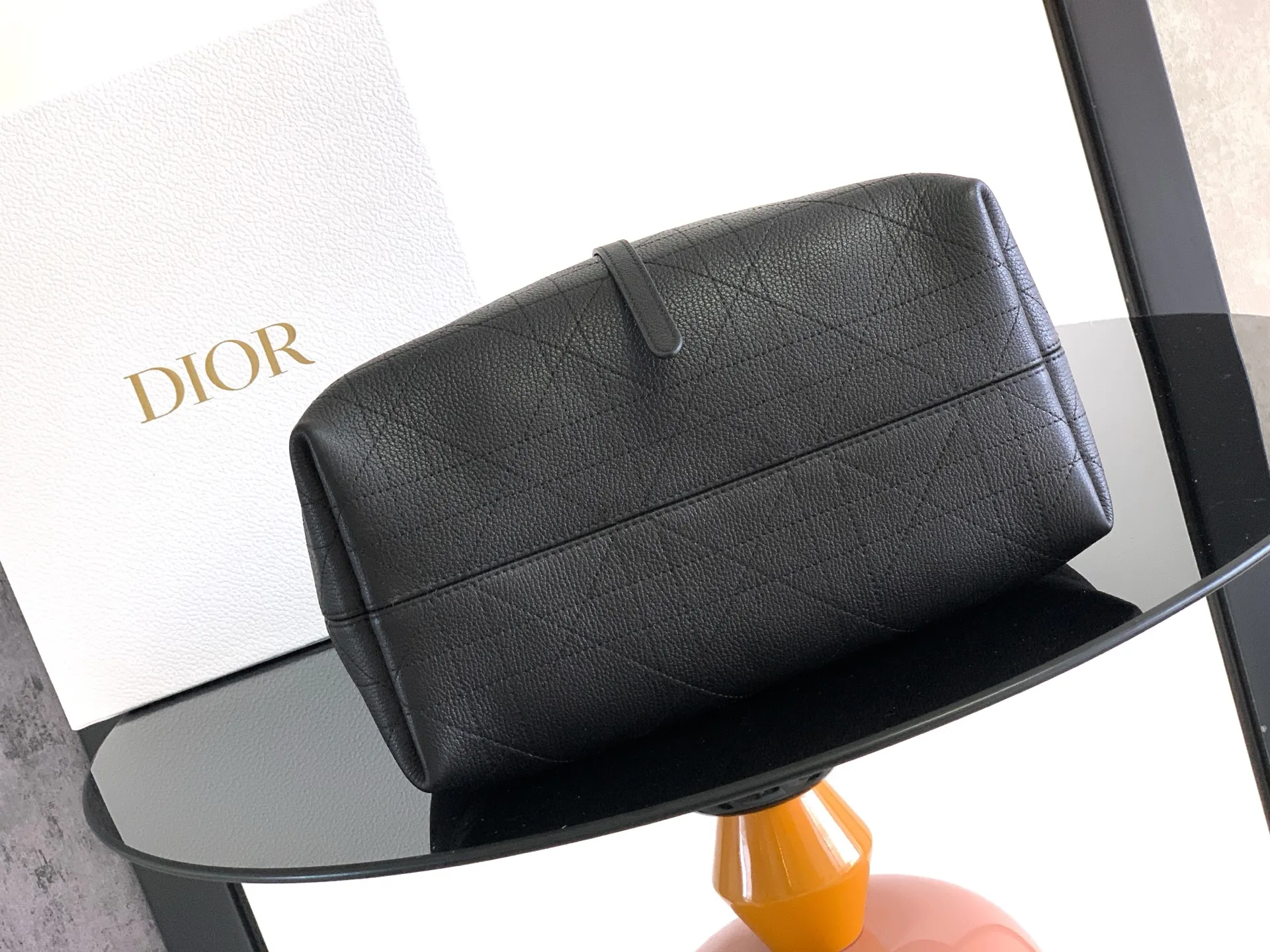 Dior Toujours handbag, Spring-Summer 2023 Ready-to-Wear collection - Detail view 4