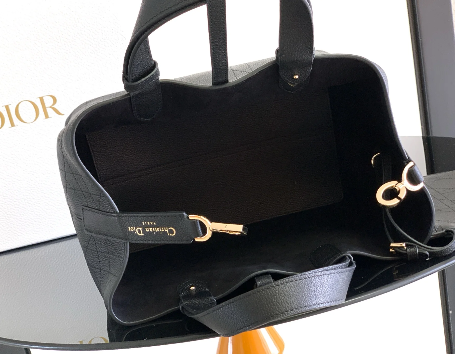Dior Toujours handbag, Spring-Summer 2023 Ready-to-Wear collection - Detail view 8