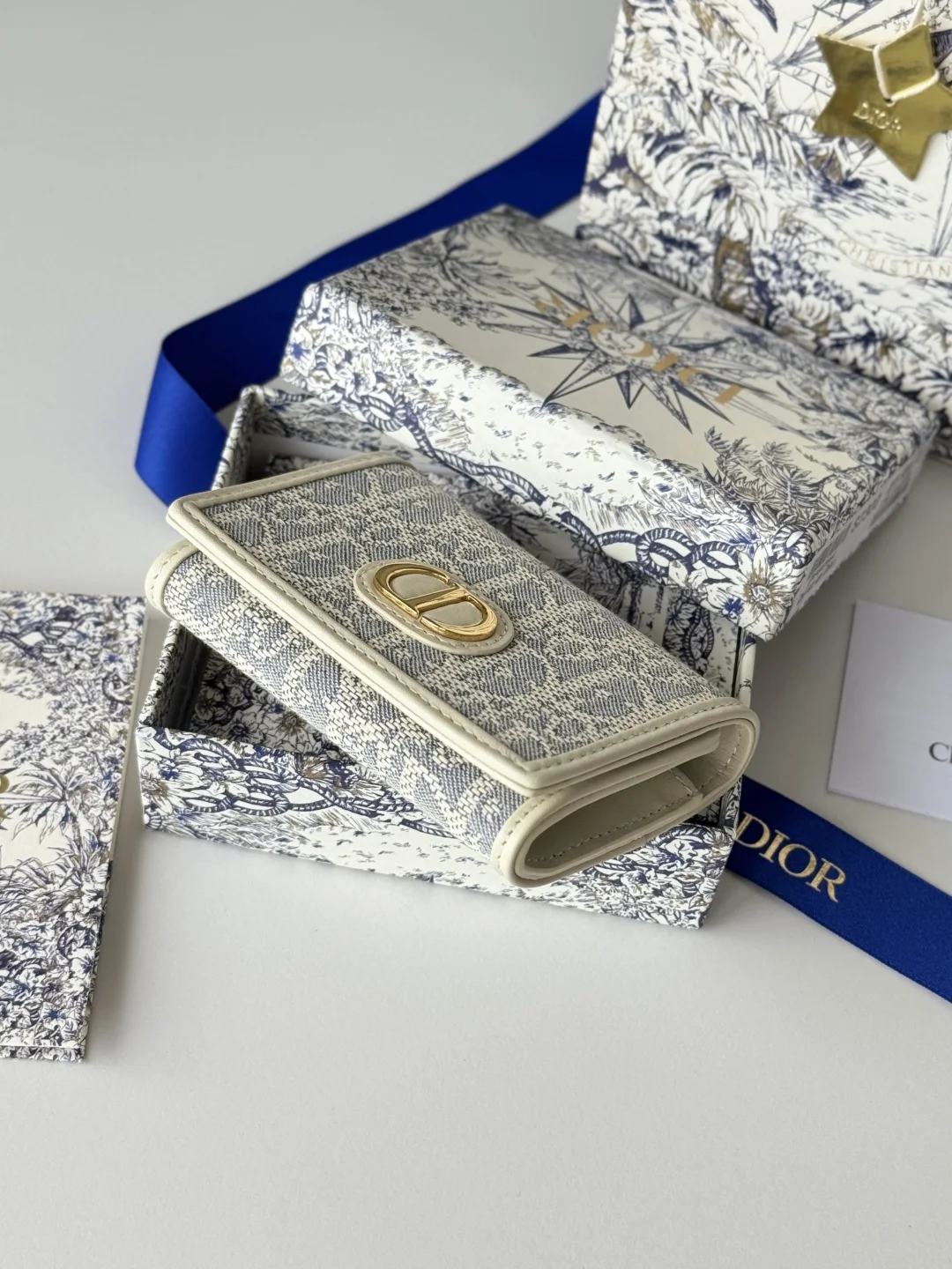 Dior S2300UWHC_M30G Caro Card Holder Coin Purse - Detail view 5