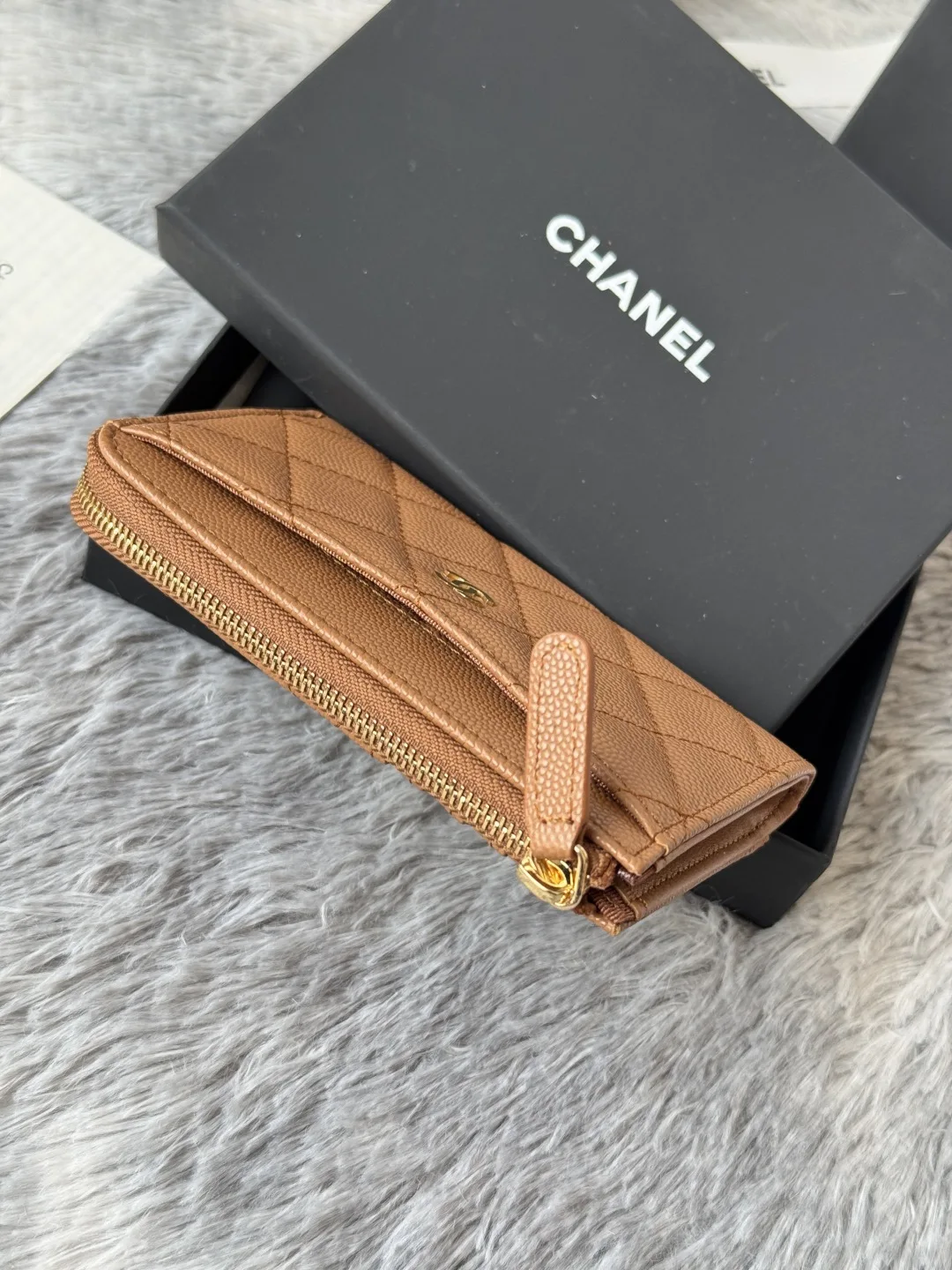 Chanel A3179 2024 7-shaped single pull card holder - Detail view 4