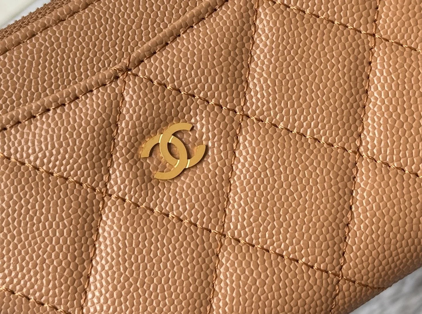 Chanel A3179 2024 7-shaped single pull card holder - Detail view 6